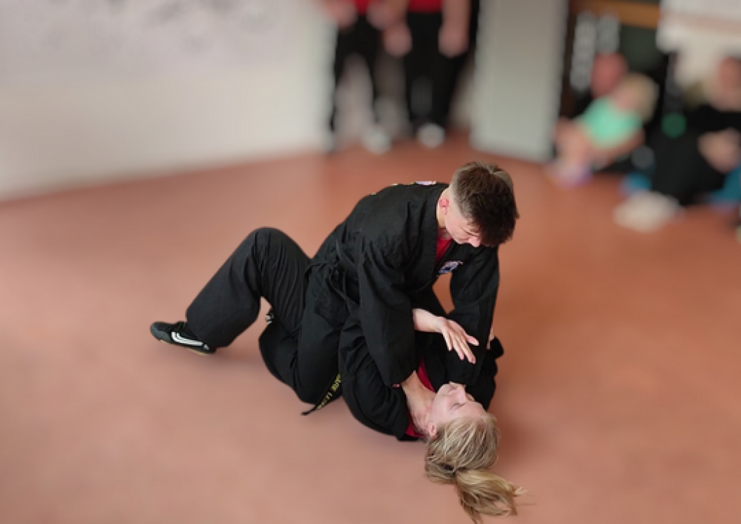 Fitness Kickboxen und Selbstverteidung für GirlZ (11 bis 18 Jahre) - Kooperation mit der Kampfkunstschule Dragon & Tiger