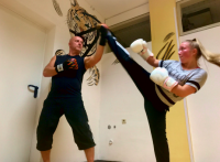 Kickboxen / gemischte Gruppe (11 bis 18 Jahre) - Kooperation mit der Kampfkunstschule Dragon & Tiger